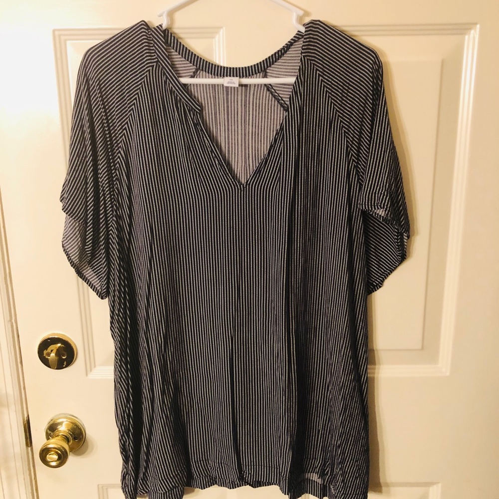 Women’s Size XXL Old Navy V Neck Blouse
